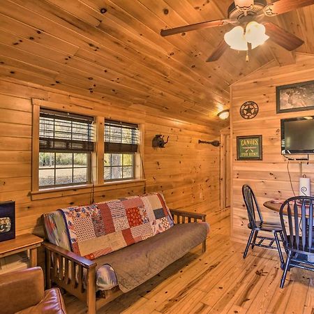 Rural Cabin Hideaway With Fire Pit And Mtn Views! Parsons Bagian luar foto