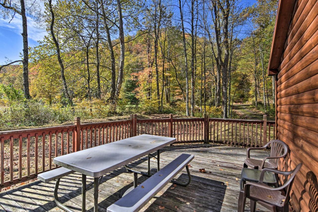 Rural Cabin Hideaway With Fire Pit And Mtn Views! Parsons Bagian luar foto