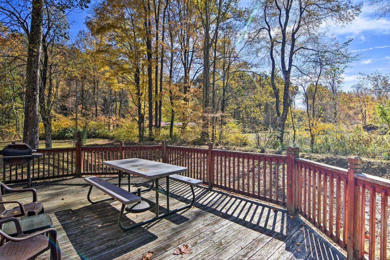Rural Cabin Hideaway With Fire Pit And Mtn Views! Parsons Bagian luar foto
