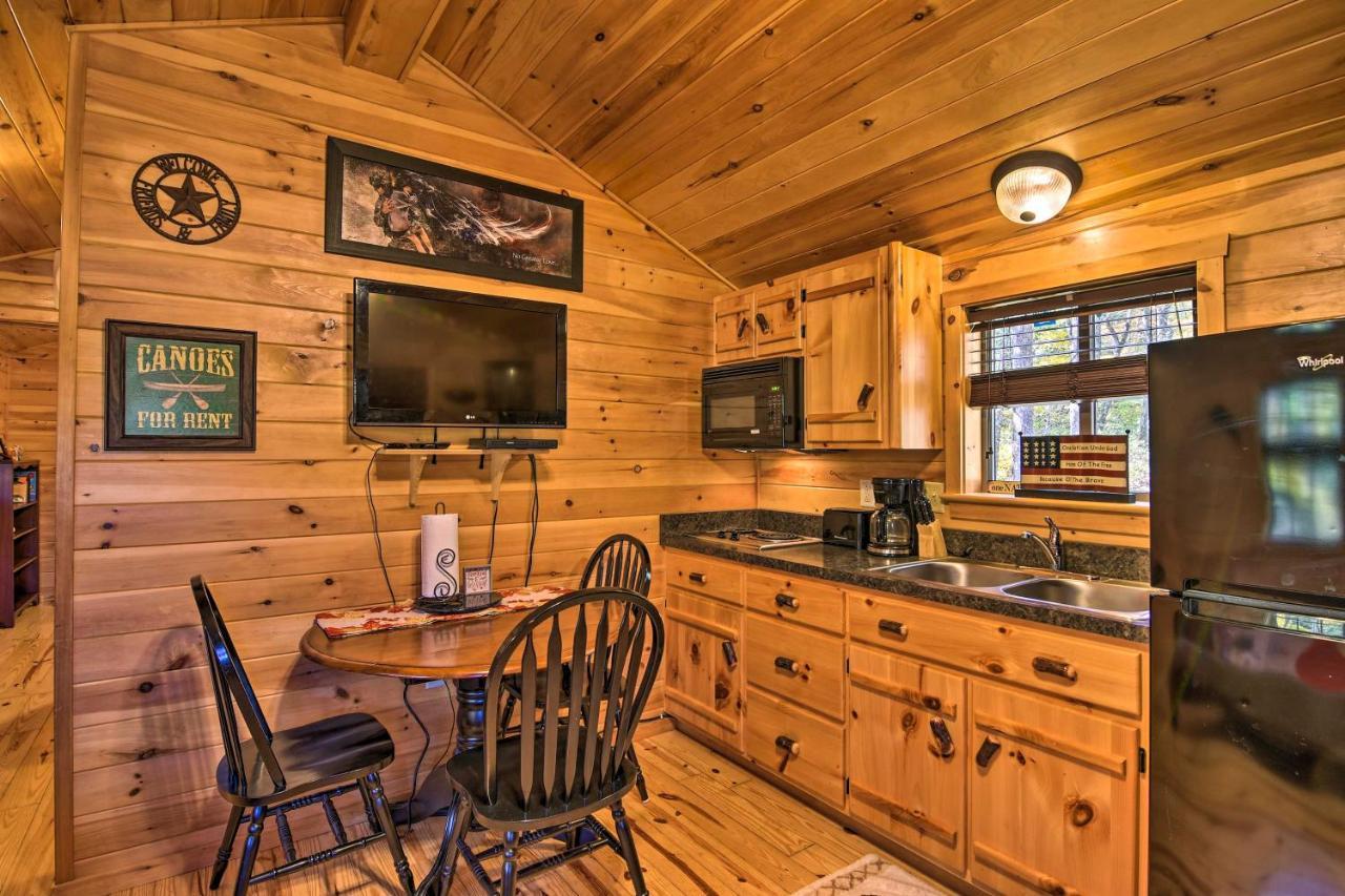 Rural Cabin Hideaway With Fire Pit And Mtn Views! Parsons Bagian luar foto